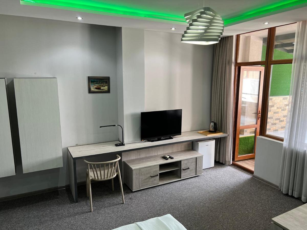 Kent Hotel Kobuleti Bagian luar foto
