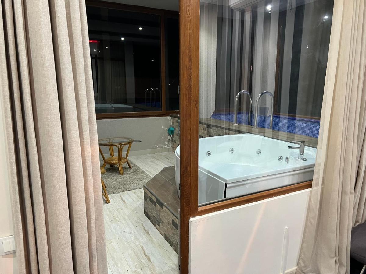 Kent Hotel Kobuleti Bagian luar foto