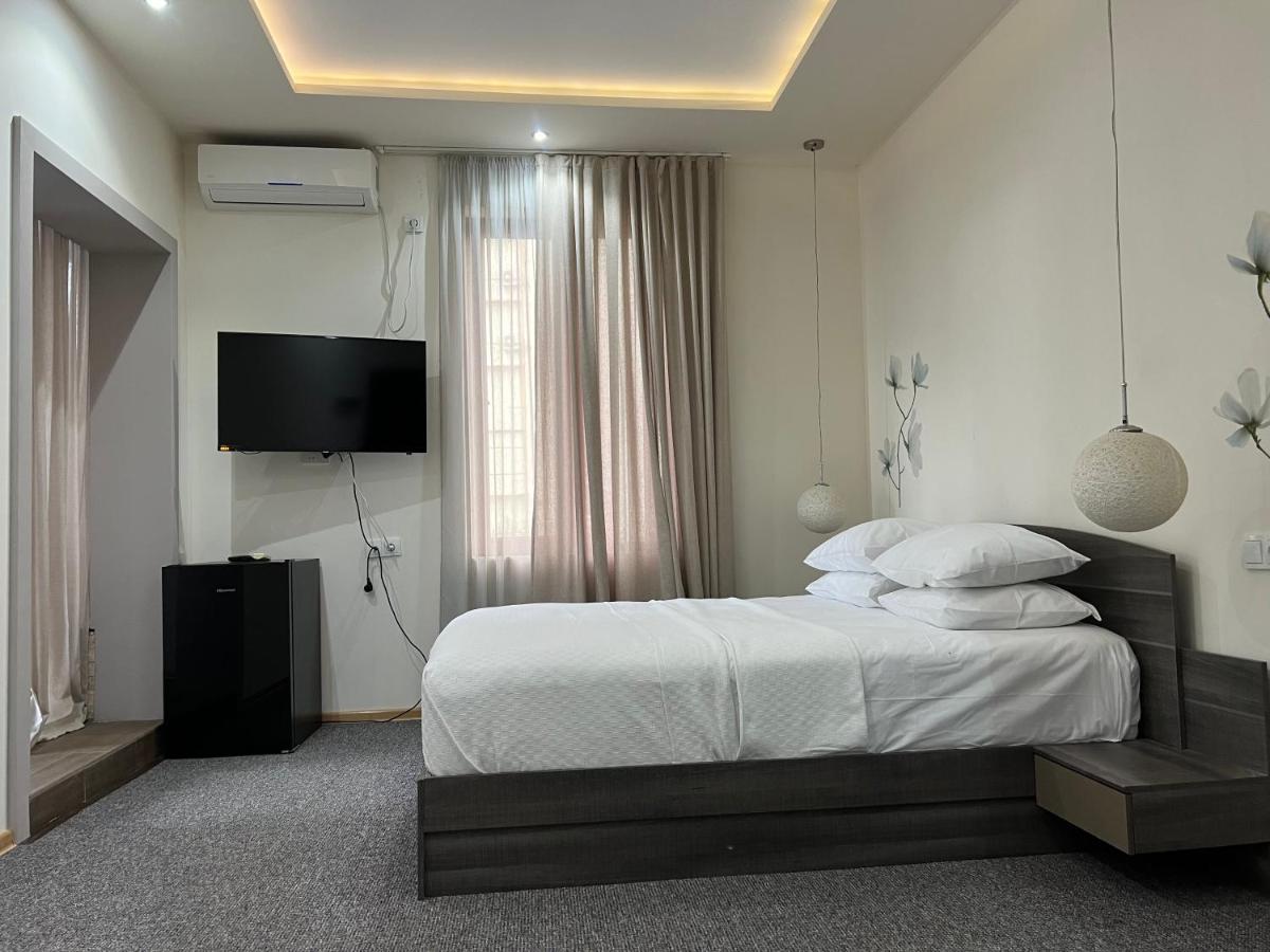 Kent Hotel Kobuleti Bagian luar foto