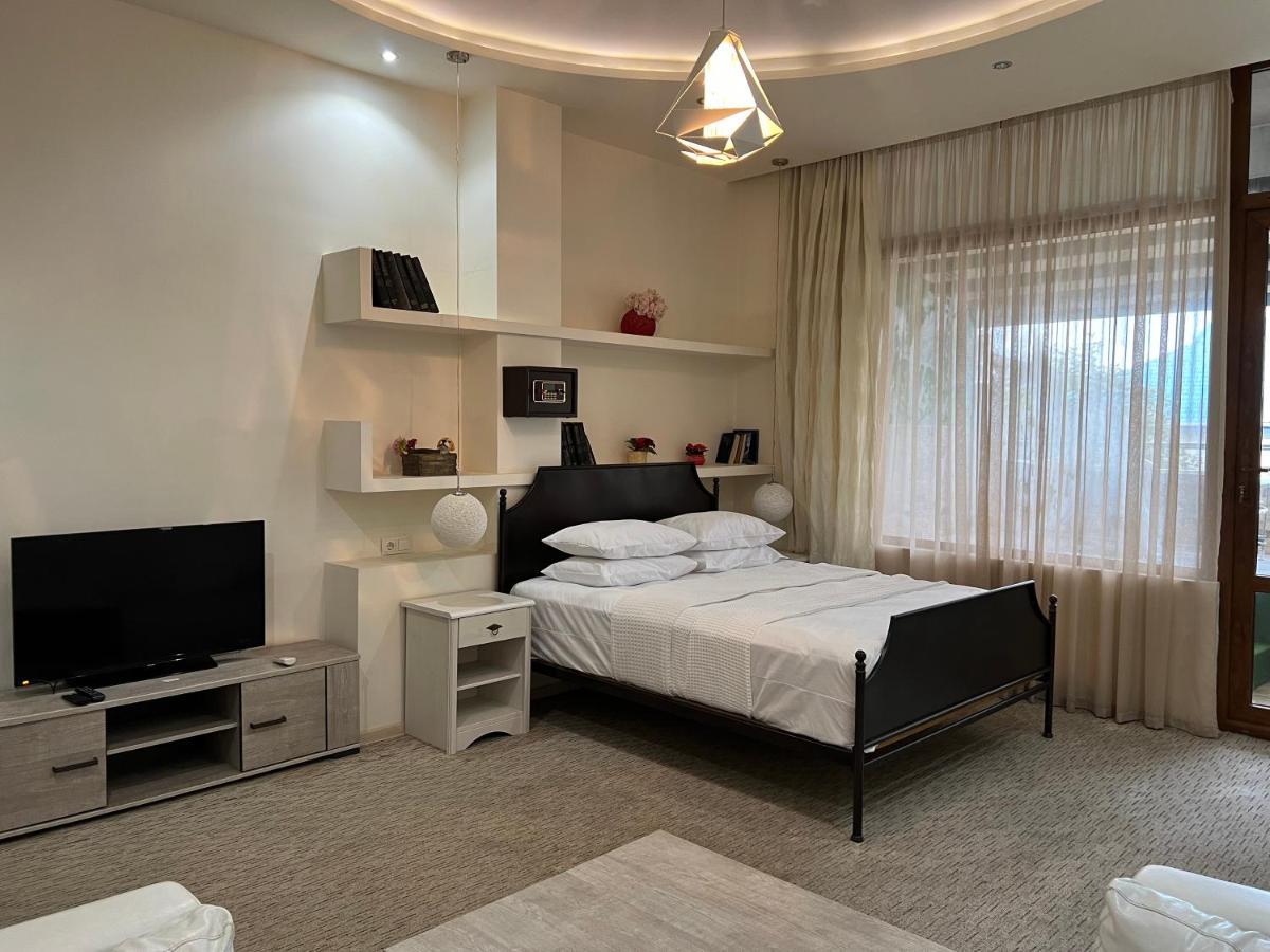 Kent Hotel Kobuleti Bagian luar foto