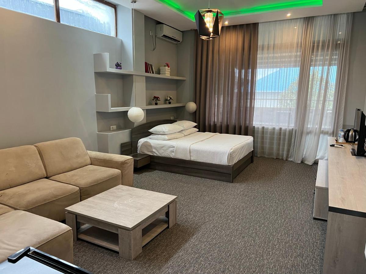 Kent Hotel Kobuleti Bagian luar foto