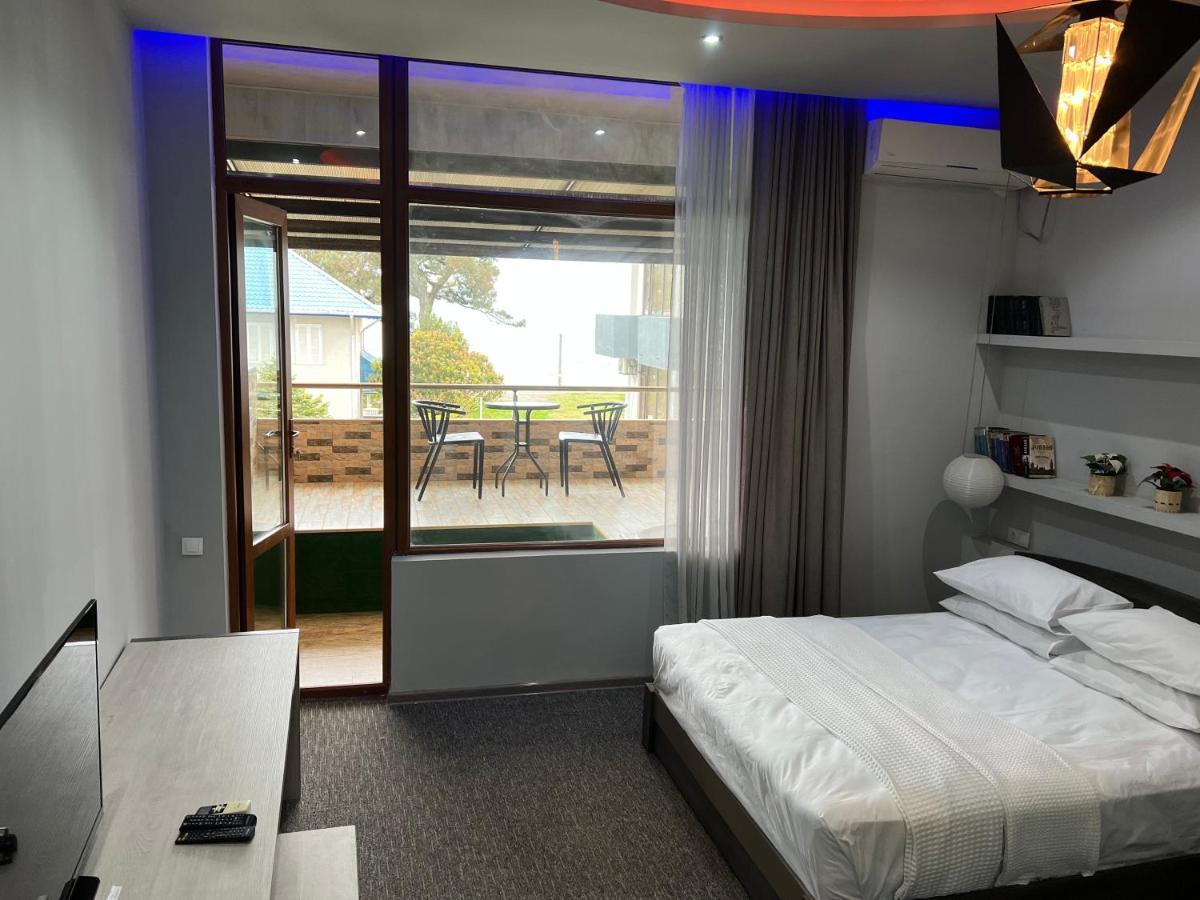 Kent Hotel Kobuleti Bagian luar foto