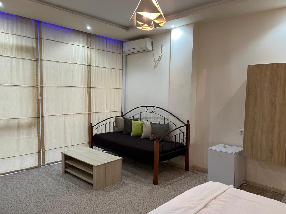 Kent Hotel Kobuleti Bagian luar foto