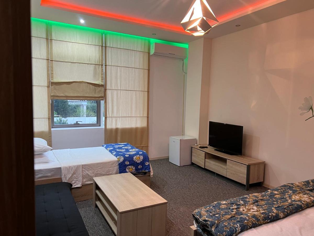 Kent Hotel Kobuleti Bagian luar foto