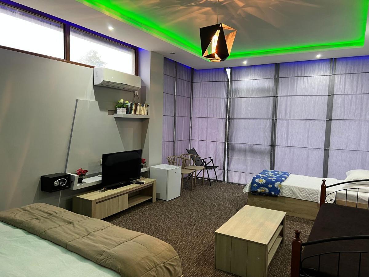 Kent Hotel Kobuleti Bagian luar foto