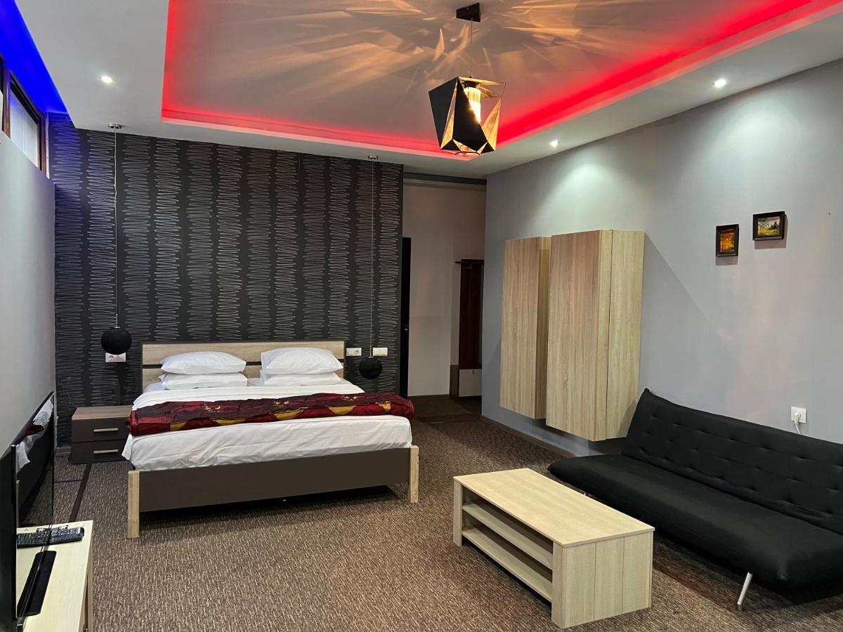 Kent Hotel Kobuleti Bagian luar foto