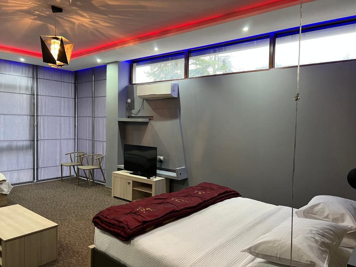 Kent Hotel Kobuleti Bagian luar foto
